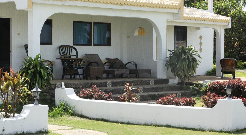 Casa Del Mar Beach Resort San Remigio  Exterior foto